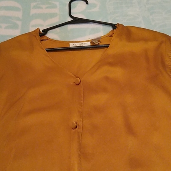 Shirt - Picture 4 of 4